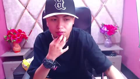 Snapshot of im_mathias chatting on 31, 1, 2025 mathias online show from 31, 1, 2025