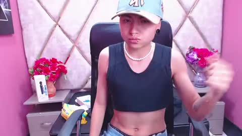 Snapshot of im_mathias chatting on 8, 2, 2025 mathias online show from 8, 2, 2025