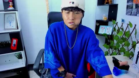 Snapshot of im_mathias chatting on 15, 10, 2025 mathias online show from 15, 10, 2025