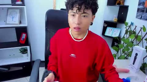 Snapshot of im_mathias chatting on 23, 10, 2025 mathias online show from 23, 10, 2025