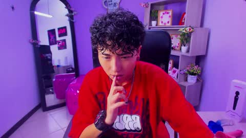 Snapshot of im_mathias chatting on 4, 11, 2025 mathias online show from 4, 11, 2025