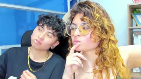 Snapshot of im_mathias chatting on 5, 11, 2025 mathias online show from 5, 11, 2025