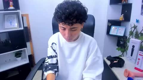 Snapshot of im_mathias chatting on 19, 11, 2025 mathias online show from 19, 11, 2025