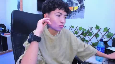 Snapshot of im_mathias chatting on 23, 11, 2025 mathias online show from 23, 11, 2025