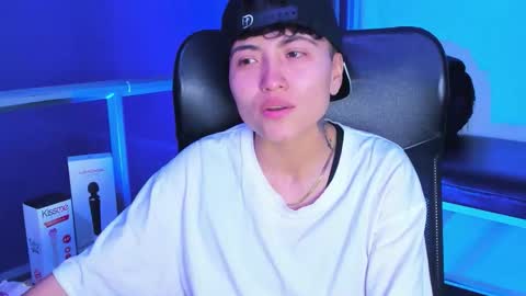 Snapshot of im_mathias chatting on 18, 12, 2025 mathias online show from 18, 12, 2025