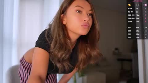 Snapshot of im_milla chatting on 12, 11, 2025 Milla online show from 12, 11, 2025