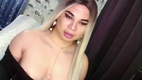 Snapshot of im_ur_sidechic8 chatting on 18, 2, 2025 zhy online show from 18, 2, 2025