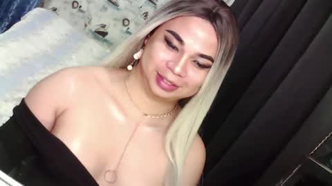 Snapshot of im_ur_sidechic8 chatting on 18, 2, 2025 zhy online show from 18, 2, 2025