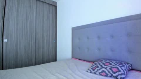 mia ---------  COL TIME online show from 3, 2, 2025