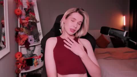 Mia online show from 8, 11, 2025