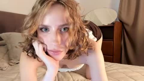 Snapshot of imogensy chatting on 26, 6, 2026 my name Imo Fansly online show from 26, 6, 2026