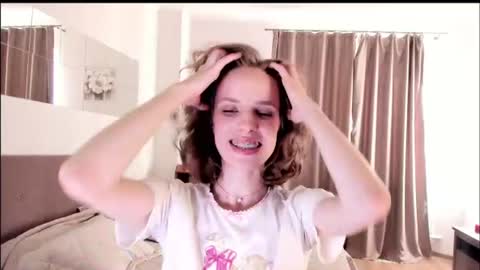 Snapshot of imogensy chatting on 22, 7, 2026 my name Imo Fansly online show from 22, 7, 2026