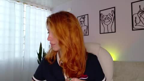 Snapshot of imsiennabellucci chatting on 24, 9, 2025 Sienna online show from 24, 9, 2025