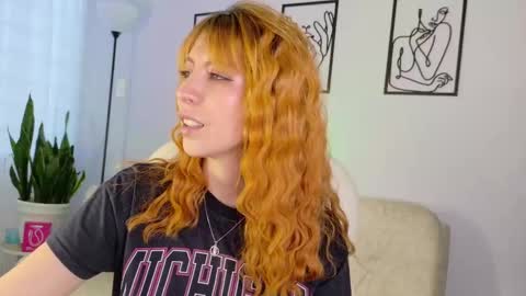 Snapshot of imsiennabellucci chatting on 29, 9, 2025 Sienna online show from 29, 9, 2025