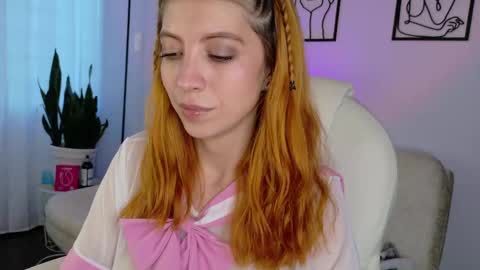 Snapshot of imsiennabellucci chatting on 7, 10, 2025 Sienna online show from 7, 10, 2025