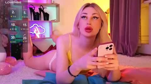  Dina  Help me reach 100 likes  online show from 28, 4, 2026