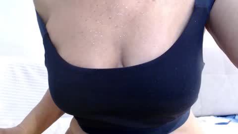 Snapshot of increible_della chatting on 27, 1, 2025 Della online show from 27, 1, 2025