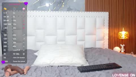 LITTLE AINHOA  online show from 8, 3, 2025