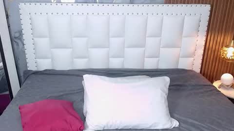 LITTLE AINHOA  online show from 12, 3, 2025