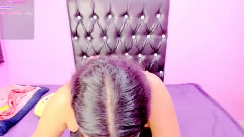 PARADISEQUEEN online show from 1, 2, 2025