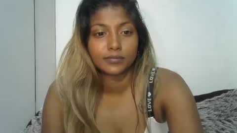 indianqtpie6 online show from 21, 11, 2025