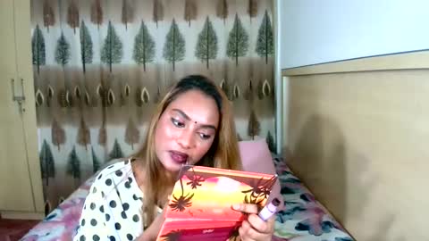 Snapshot of indiansecretlove20 chatting on 15, 2, 2025 goddess online show from 15, 2, 2025