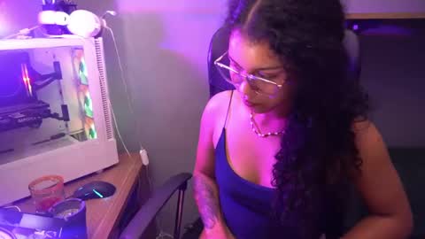 Snapshot of indicasatan chatting on 4, 11, 2025 Indicasatan online show from 4, 11, 2025