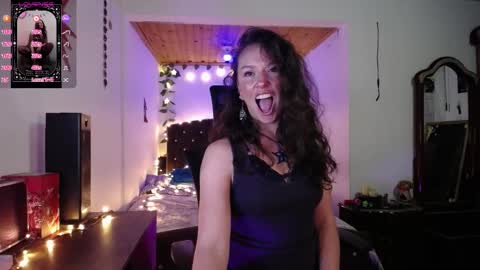 Snapshot of indigo_sativa chatting on 24, 9, 2025 Indigo Wild  online show from 24, 9, 2025