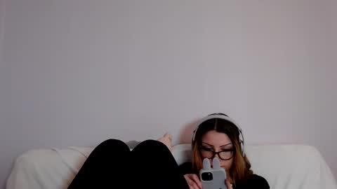 Indigo Elle online show from 8, 3, 2025