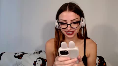 Indigo Elle online show from 16, 9, 2025