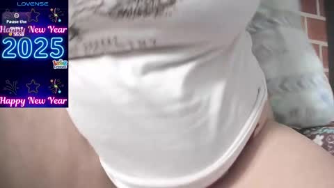 indiraa_channell online show from 4, 1, 2025