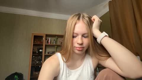 Snapshot of inezkrupinsky chatting on 5, 3, 2026 Mary online show from 5, 3, 2026