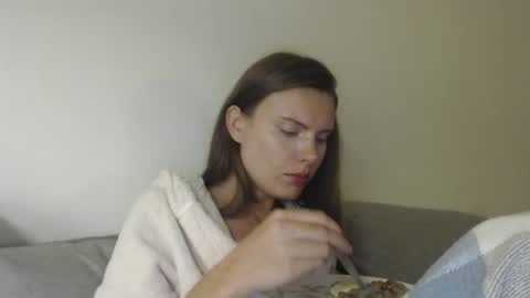 Sweet girl online show from 13, 9, 2025