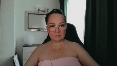 Snapshot of infinity_loveliness chatting on 25, 7, 2026 Infinity online show from 25, 7, 2026