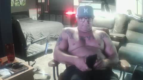 Snapshot of init2dentit chatting on 11, 3, 2026 init2dentit online show from 11, 3, 2026