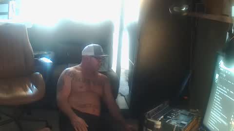 Snapshot of init2dentit chatting on 11, 3, 2026 init2dentit online show from 11, 3, 2026