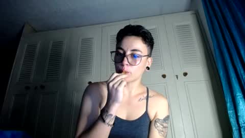 lyan onlyfans n linda online show from 19, 7, 2026