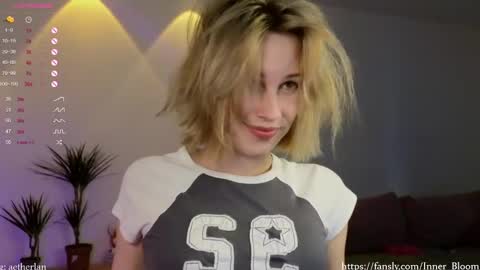 Snapshot of inner_bloom chatting on 5, 2, 2025 inner_bloom online show from 5, 2, 2025