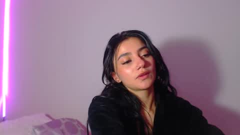 Abril online show from 4, 10, 2025