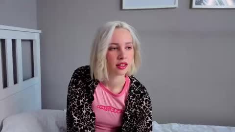 Snapshot of innocent_girll chatting on 12, 3, 2026 Kate online show from 12, 3, 2026