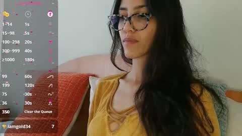 Snapshot of innocentlatiina chatting on 5, 12, 2024 Laroa online show from 5, 12, 2024