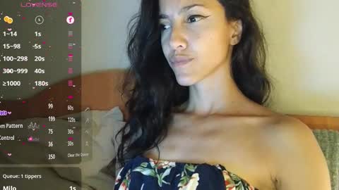 Snapshot of innocentlatiina chatting on 12, 3, 2025 Laroa online show from 12, 3, 2025