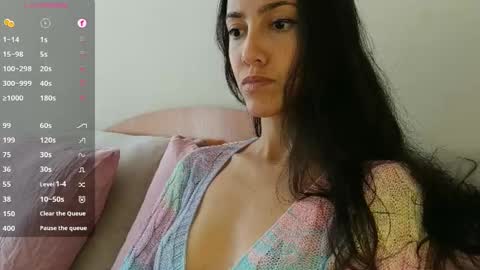 Snapshot of innocentlatiina chatting on 22, 9, 2025 Laroa online show from 22, 9, 2025