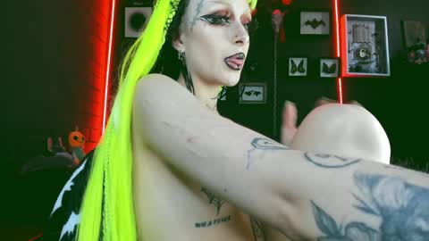 Snapshot of insania_999 chatting on 10, 12, 2024 SANIA online show from 10, 12, 2024