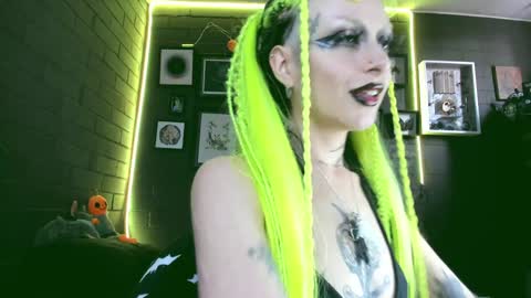 Snapshot of insania_999 chatting on 23, 12, 2024 SANIA online show from 23, 12, 2024