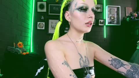 Snapshot of insania_999 chatting on 27, 12, 2024 SANIA online show from 27, 12, 2024