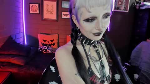 Snapshot of insania_999 chatting on 14, 10, 2025 SANIA online show from 14, 10, 2025