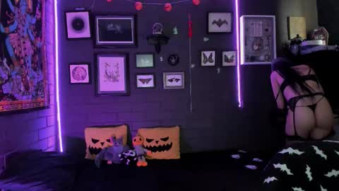 Snapshot of insania_999 chatting on 23, 10, 2025 SANIA online show from 23, 10, 2025