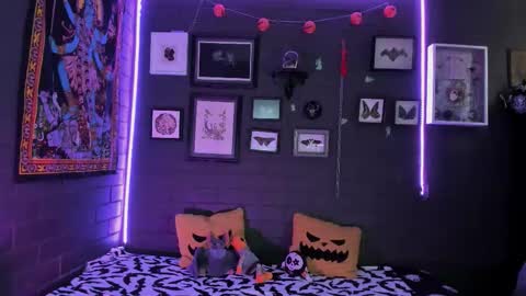 Snapshot of insania_999 chatting on 29, 10, 2025 SANIA online show from 29, 10, 2025