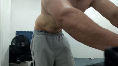 Snapshot of insistente chatting on 28, 11, 2025 INSTAGRAM camilodlx online show from 28, 11, 2025